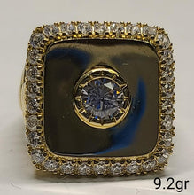 Load image into Gallery viewer, 10K Gold Ring With Stone