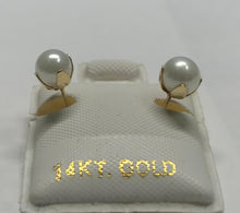 Load image into Gallery viewer, 14K Gold Pearl Stud Earrings