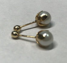 Load image into Gallery viewer, 14K Gold Pearl Stud Earrings