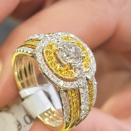 Round sleeve two toned ring