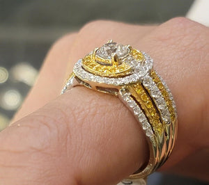 Round sleeve two toned ring